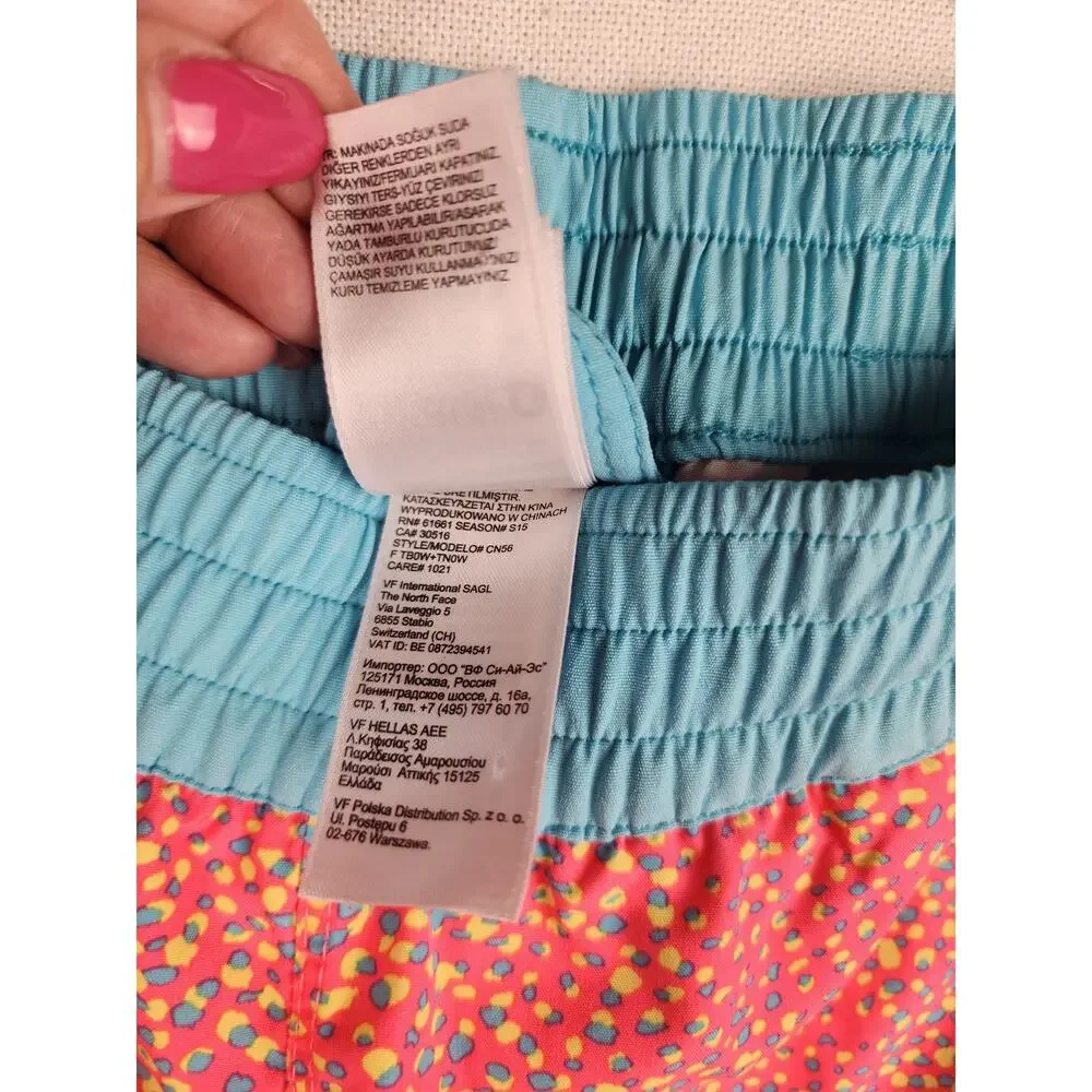 The North Face shorts girls lg (14-16) Dogpatch print water